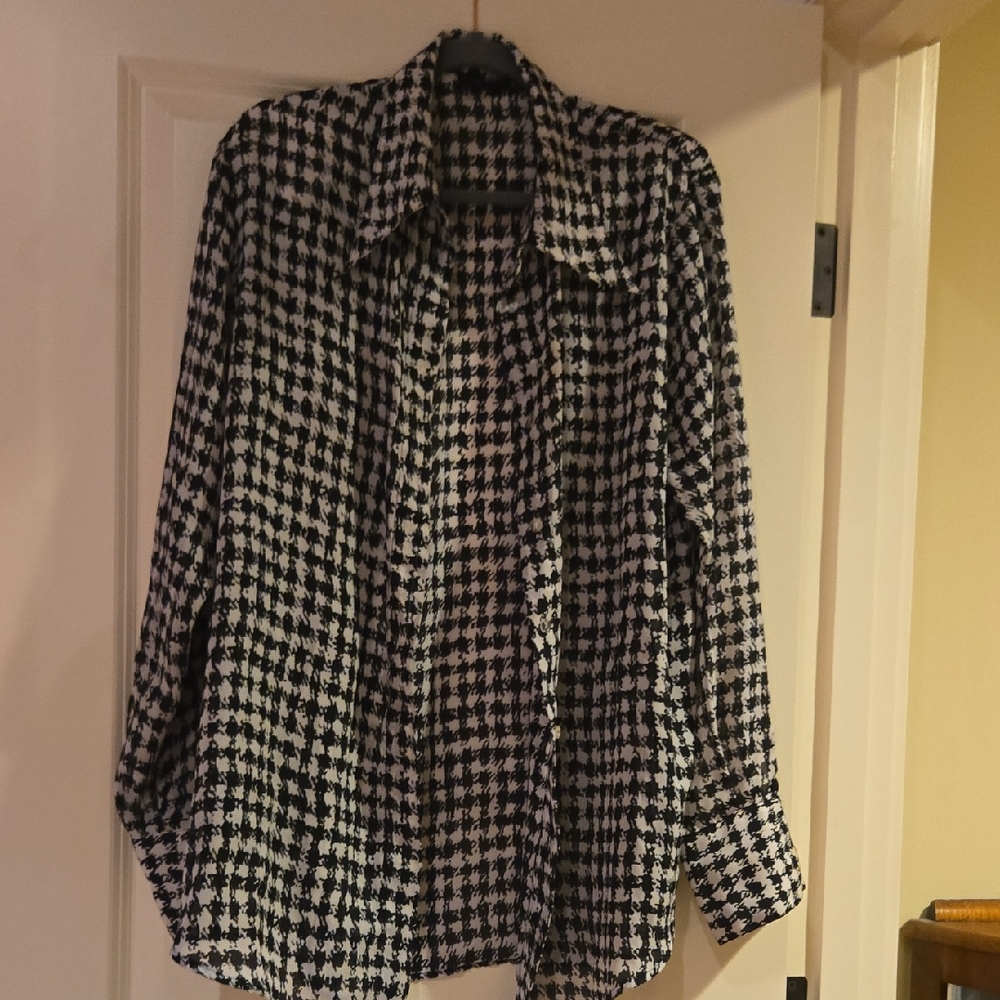 Metropolitan Houndstooth Sheer Blouse